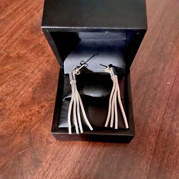 Vintage Sterling Silver Long Tassel Dangle Earrings. Simple and stunning. - Picture 3 of 6